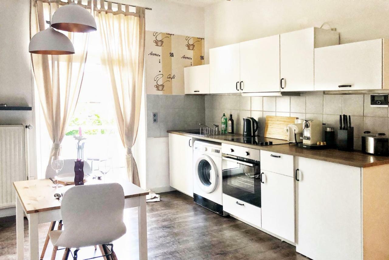 Wunderschoene Altbauwohnung Mit Flair In Вупертал Екстериор снимка